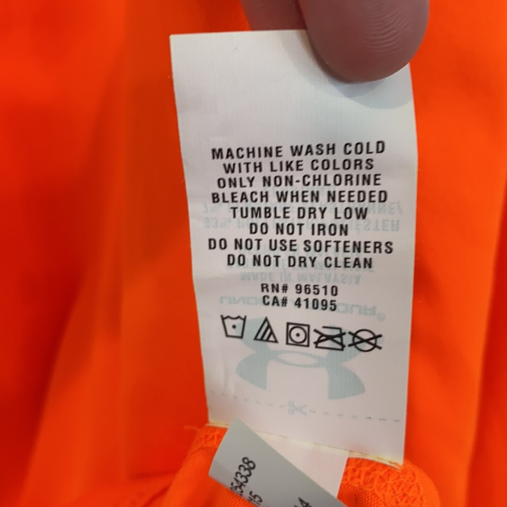 NWT Under Armour Orange Running Fitted Pullover - Picture 6 of 6